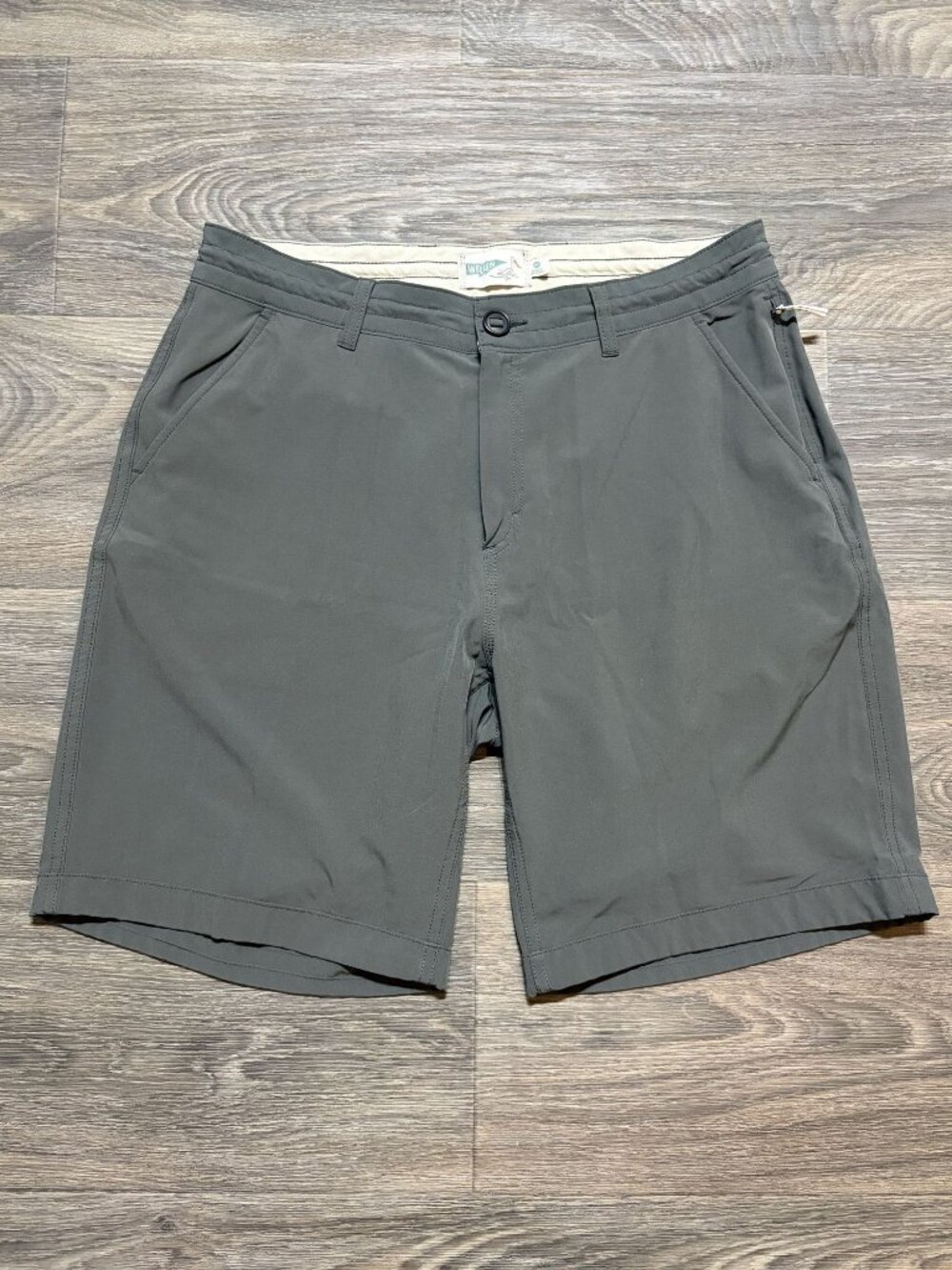 Wellen Hybrid Cruiser Short 9" Mens 33 Gray Quick Dry Stretch Outdoors Casual
